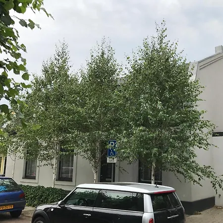 Private, Cosy With Shower Heemstede