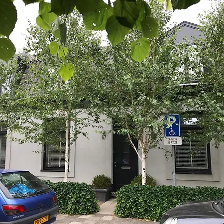 Private, Cosy With Shower Heemstede