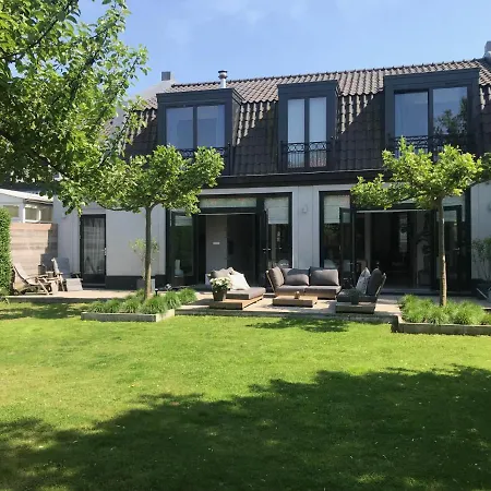 Private, Cosy With Shower * Heemstede